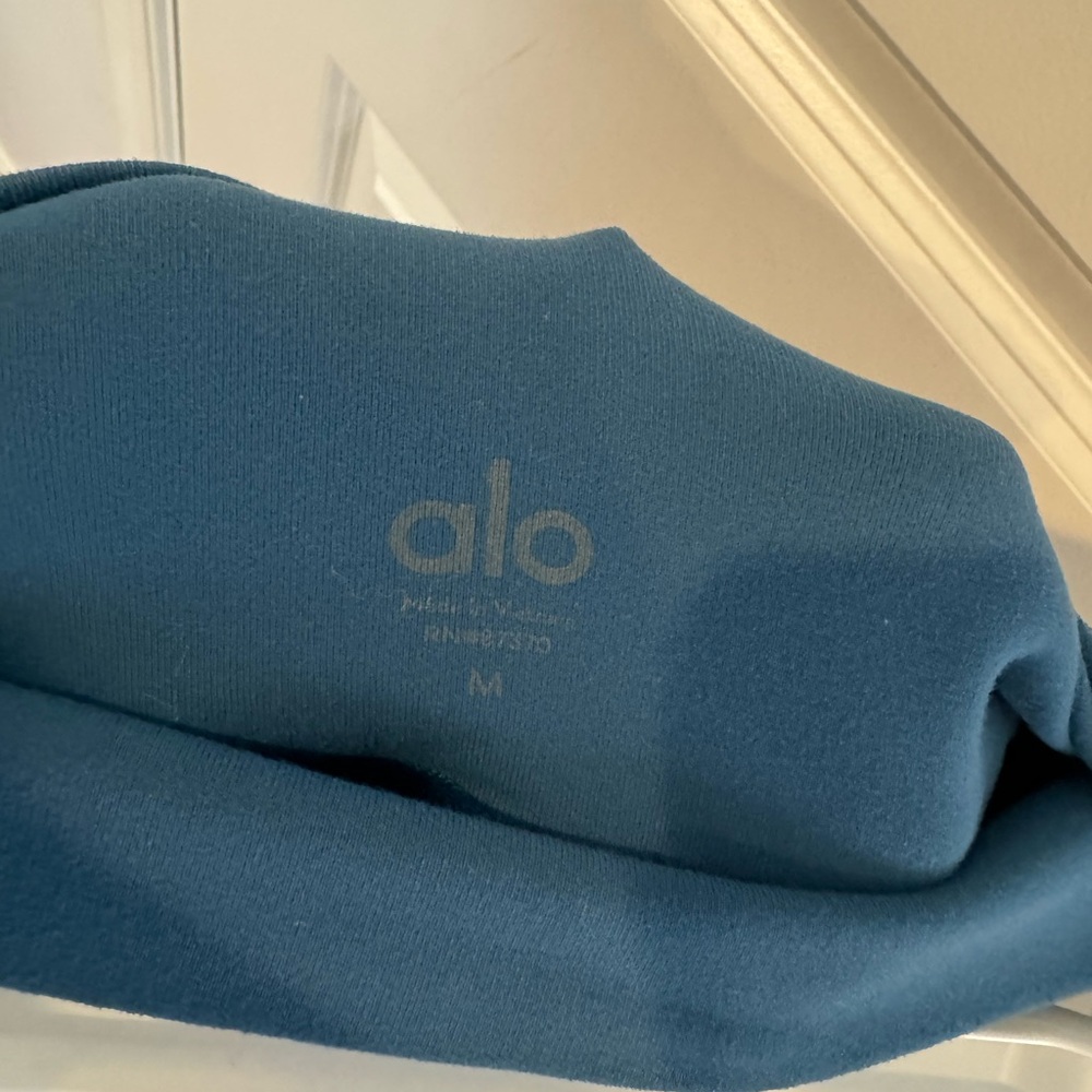 Alo leggings in amazing condition
